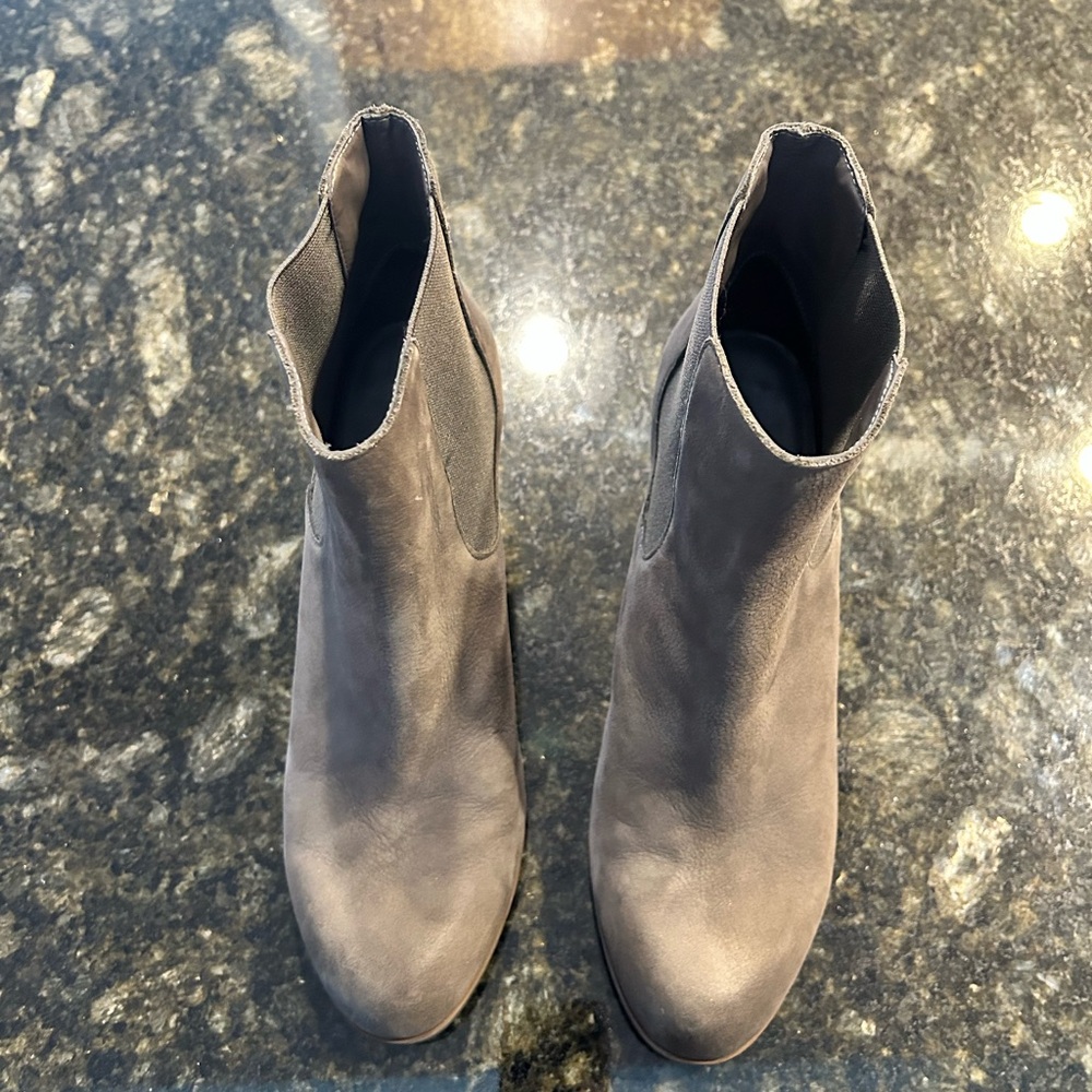 Elegant Gray Women's Ankle Boots